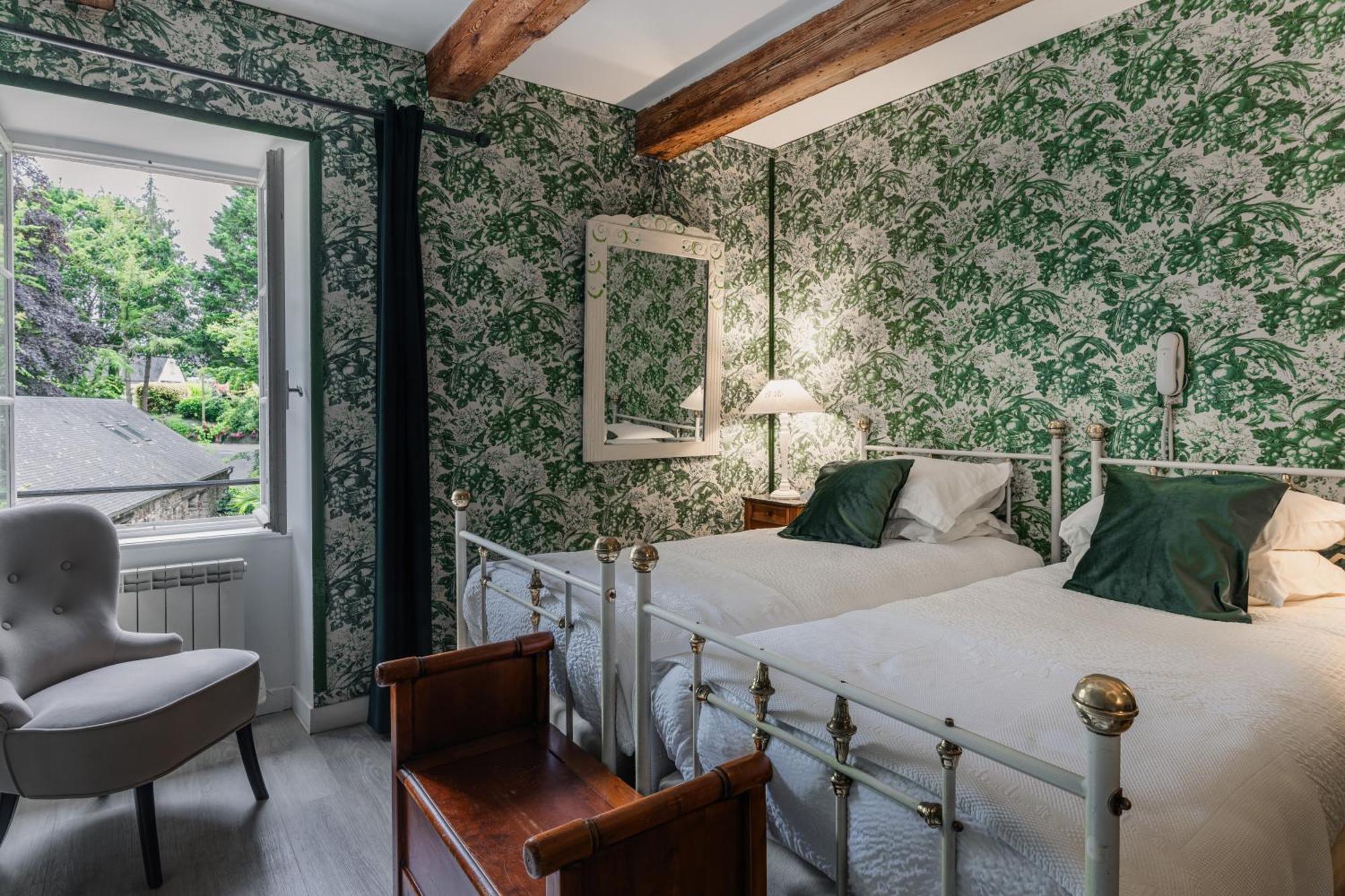 Hotel Kastell Dinec'H Minihy-Tréguier Exteriör bild